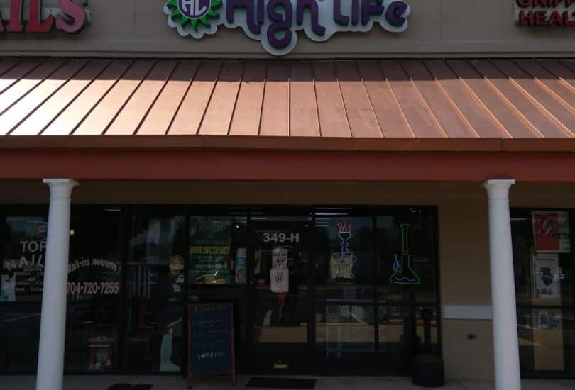 High Life Smoke Shop, Near Gold's Gym, 349 Copperfield Blvd NE suite h, Concord, NC 28025, United States