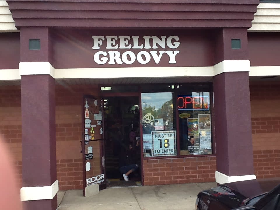 Feeling Groovy, 1200 W Main St #12, Peoria, IL 61606