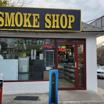 Pelham Manor Smoke Shop,4408 Boston Post Rd, Pelham, NY 10803, United States 