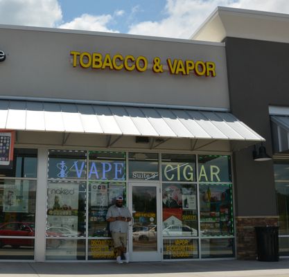 Tobacco & Vapor, 11524 N Tryon St Suite 3, Charlotte, NC 28262, United States