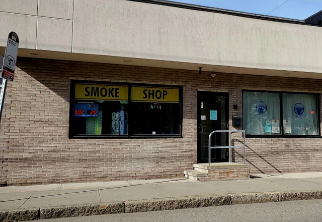 Three Guys Smoke Shop,5 Copeland St, Quincy, MA 02169, United States