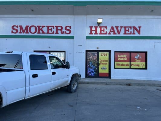 Smokers Heaven, 2724 S Belt Hwy, St Joseph, MO 64503, United States 13565 US-59, Rushville, MO 64484, United States